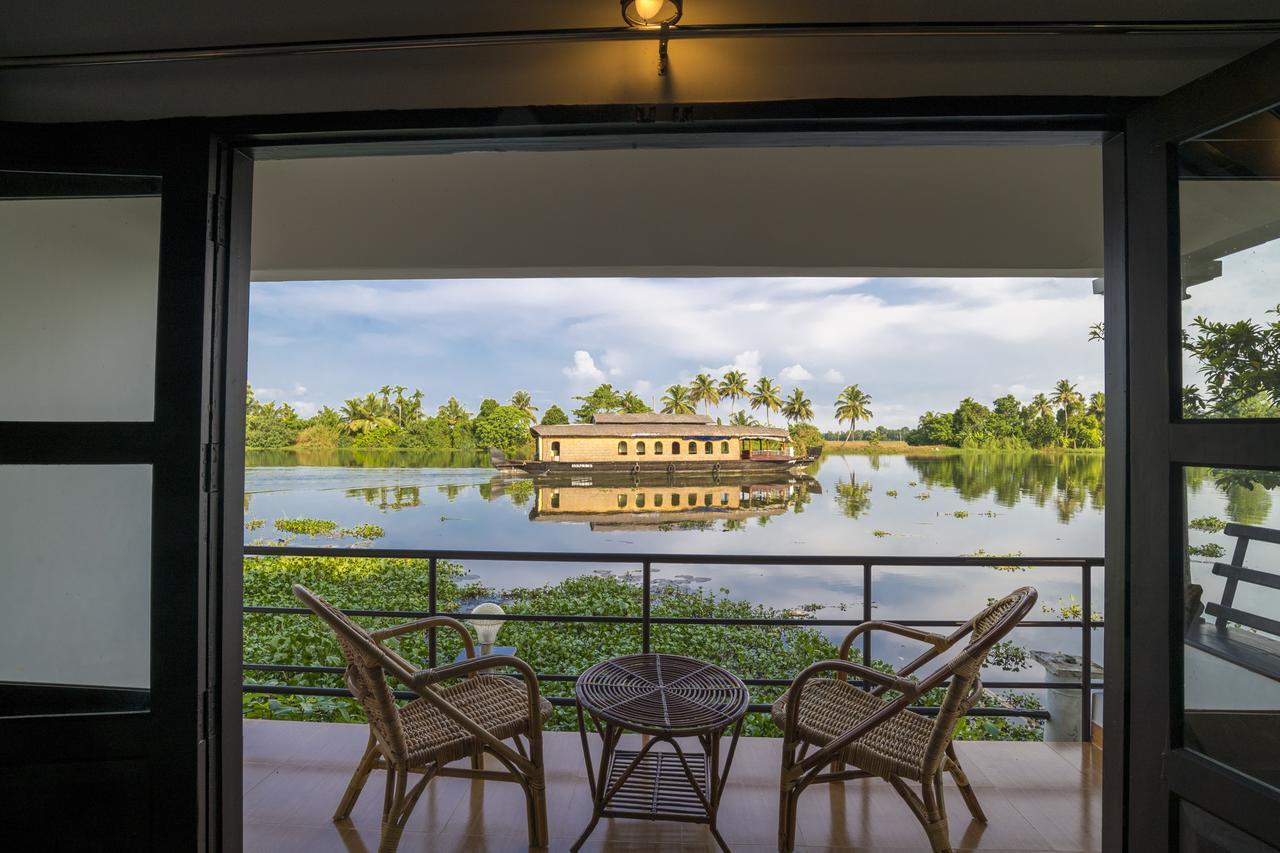 Warmth Lake Haven Alappuzha Екстер'єр фото