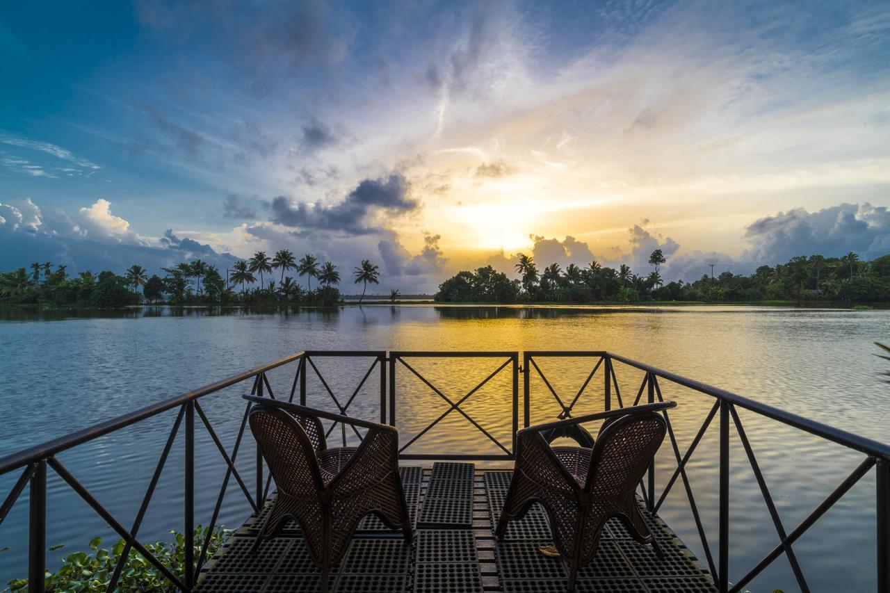 Warmth Lake Haven Alappuzha Екстер'єр фото