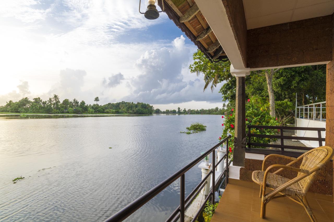 Warmth Lake Haven Alappuzha Екстер'єр фото