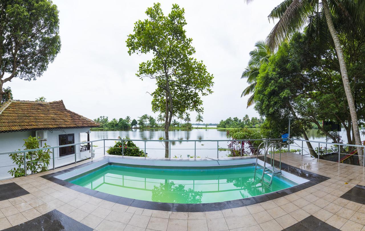 Warmth Lake Haven Alappuzha Екстер'єр фото