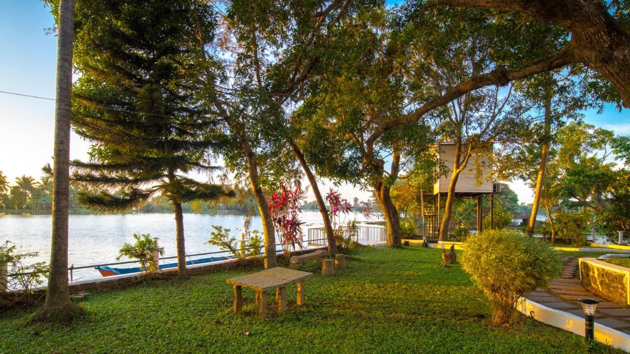 Warmth Lake Haven Alappuzha Екстер'єр фото