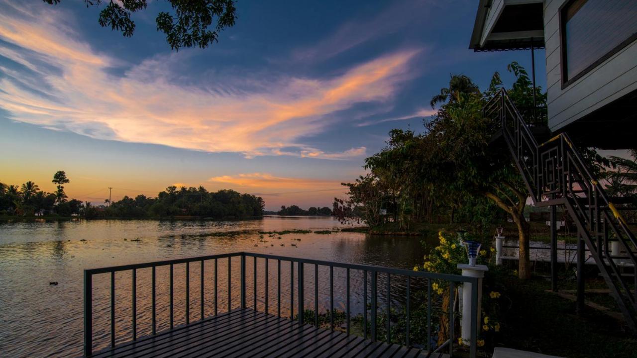 Warmth Lake Haven Alappuzha Екстер'єр фото