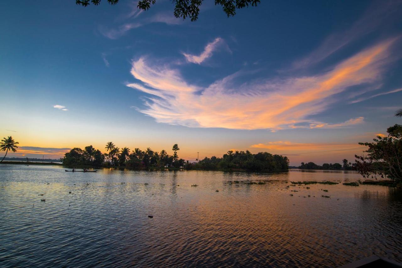 Warmth Lake Haven Alappuzha Екстер'єр фото