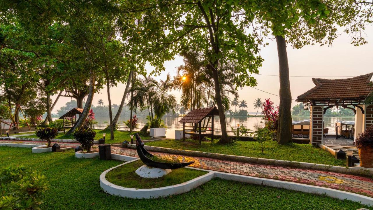 Warmth Lake Haven Alappuzha Екстер'єр фото