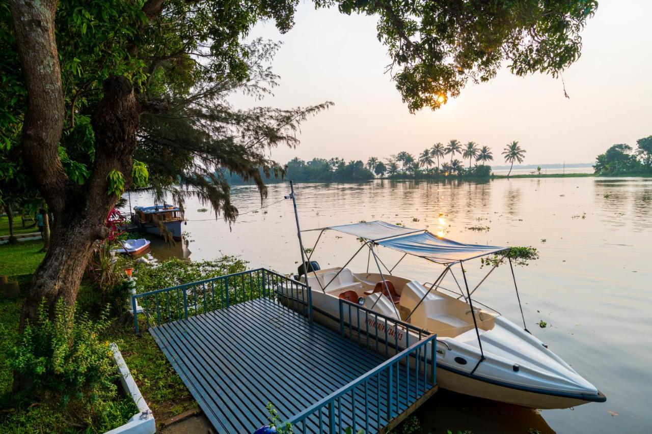 Warmth Lake Haven Alappuzha Екстер'єр фото