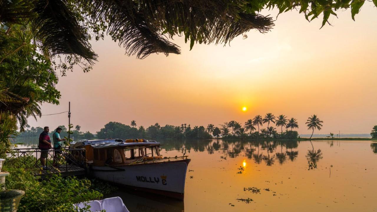 Warmth Lake Haven Alappuzha Екстер'єр фото